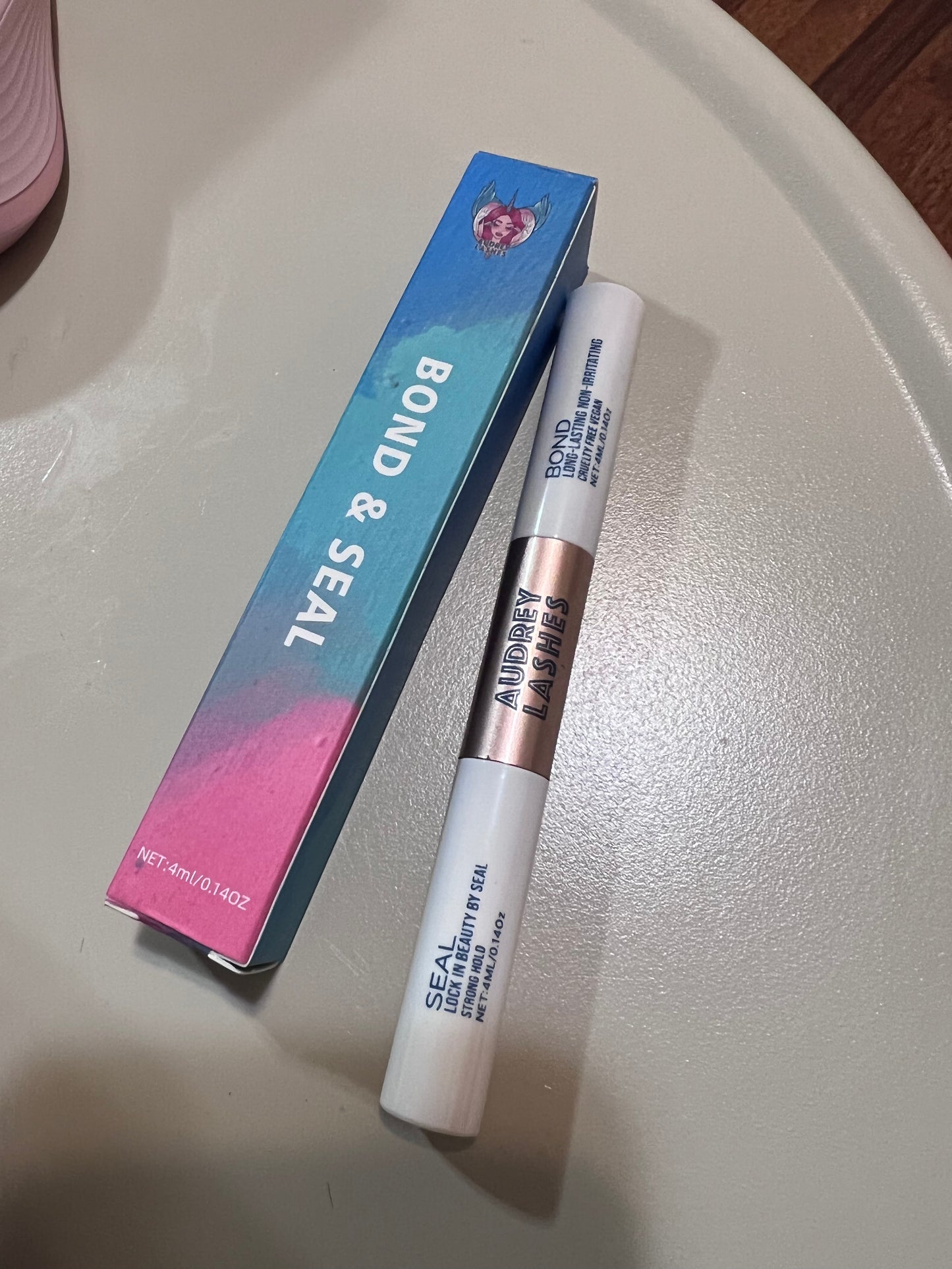 BOND &SEAL Clusters Lash Glue