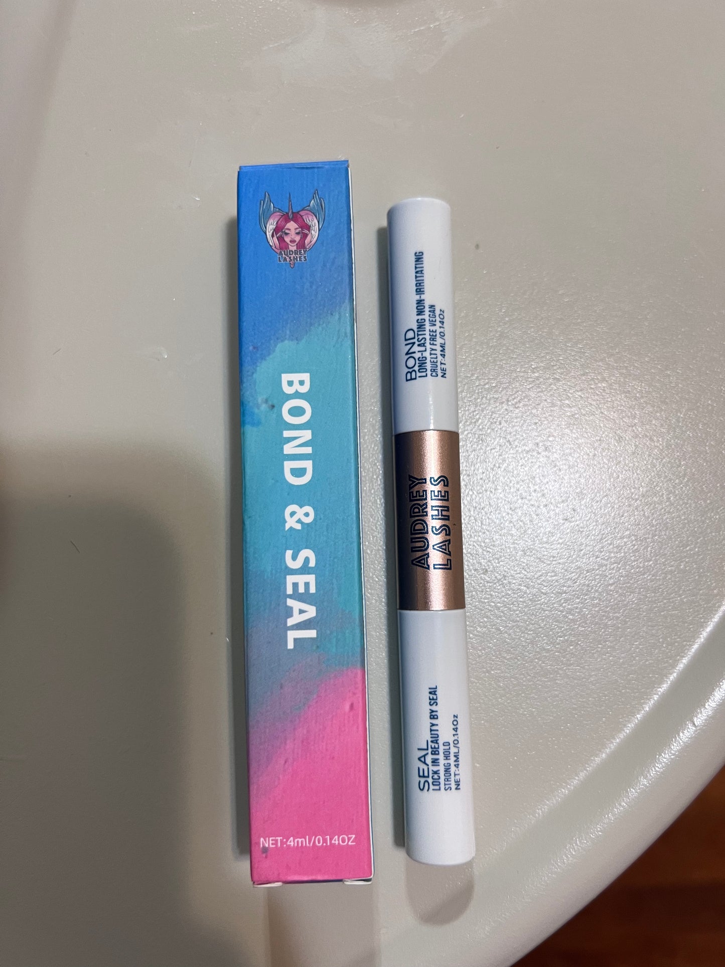 BOND &SEAL Clusters Lash Glue